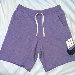 Nike Club Alumni Shorts (purple)